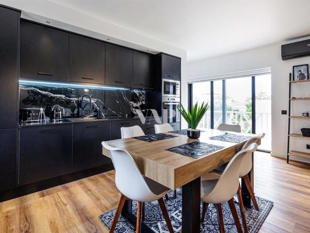 Apartamento T1+1 renovado a 100 metros da Marina de Vilamour. 69m² Vilamoura