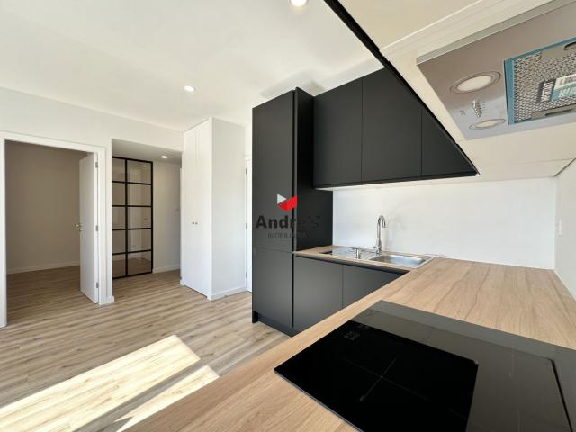 Apartamento T1+1 | Renovado | Lugar de Garagem | Baixa do Porto
