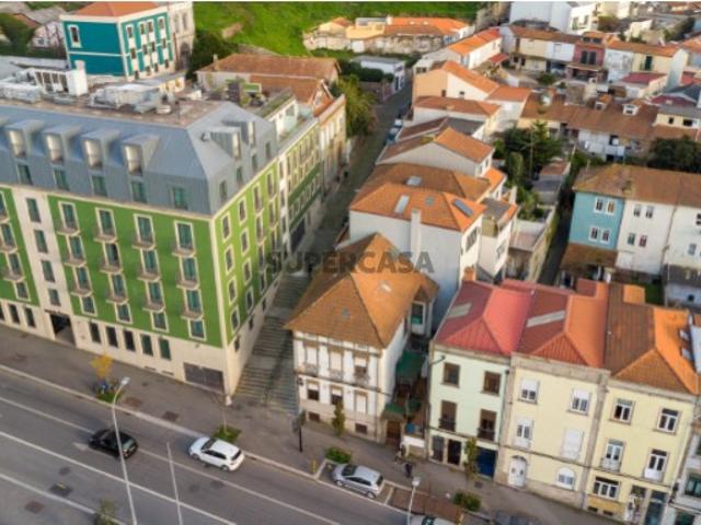APARTAMENTO T1+1 TOTALMENTE REMODELADO EM ZONA NOBRE DO PORTO