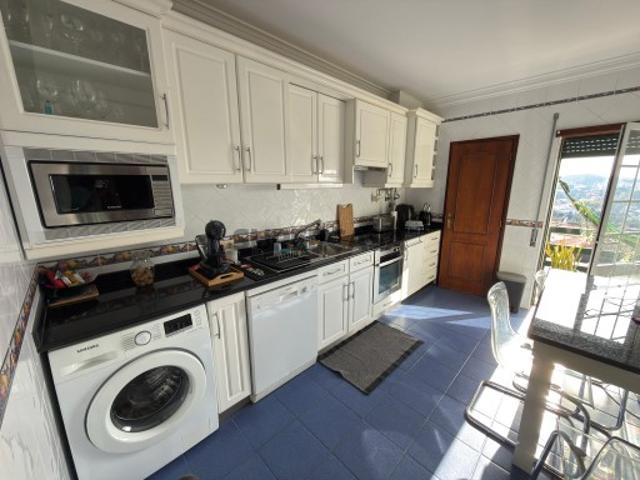 Apartamento T1+2 com garagem, em Santa Clara