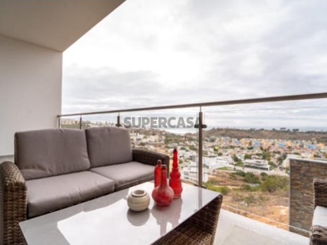 Apartamento T1+2 novos com vista mar