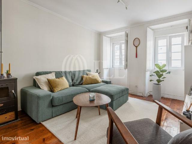 Apartamento T1+ 2 triplex, com logradouro,em Lisboa