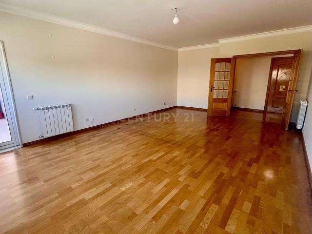 Apartamento T1 80 m² Telheiras | Garagem | Arrecadação | Arrendamento