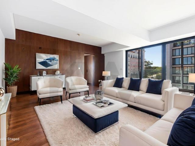 Apartamento T1 | 95m2 | Avenidas Novas | Garagem | Varanda