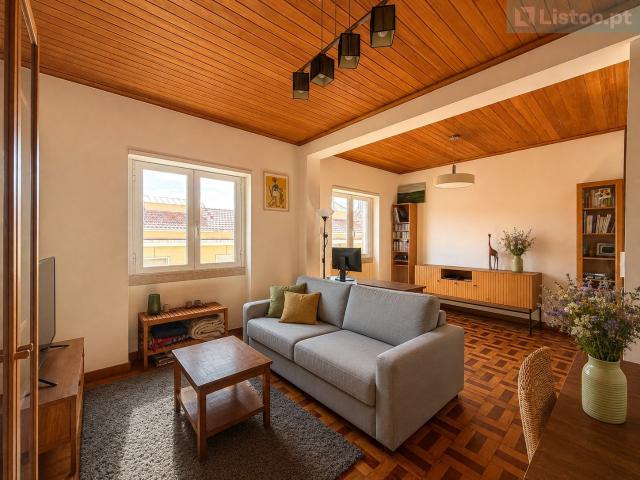 Apartamento T1 + 1 no centro de Algés