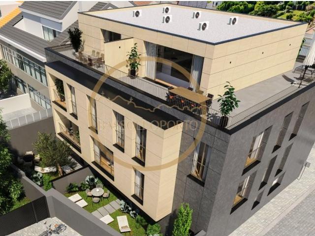 Apartamento T1 + 1, com terraço em Serralves, Porto