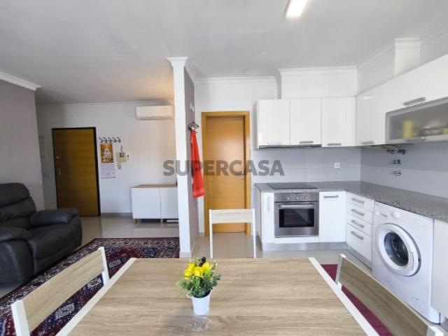 APARTAMENTO T1 +1