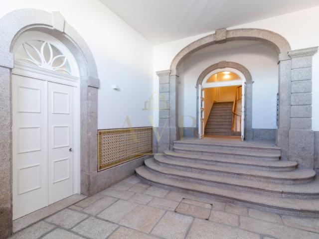APARTAMENTO T1 T0+T0, NOVO, NA RIBEIRA DE VILA NOVA DE GAIA, PORTO GOLDEN VISA
