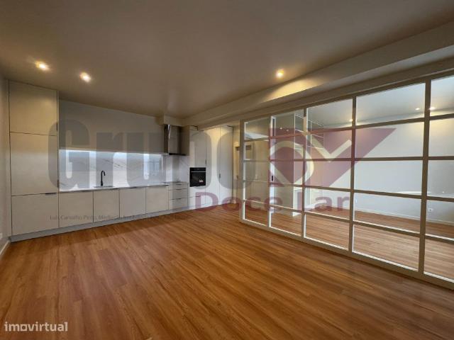 Apartamento T1 TOTALMENTE REMODELADO em Aldeia do Meco