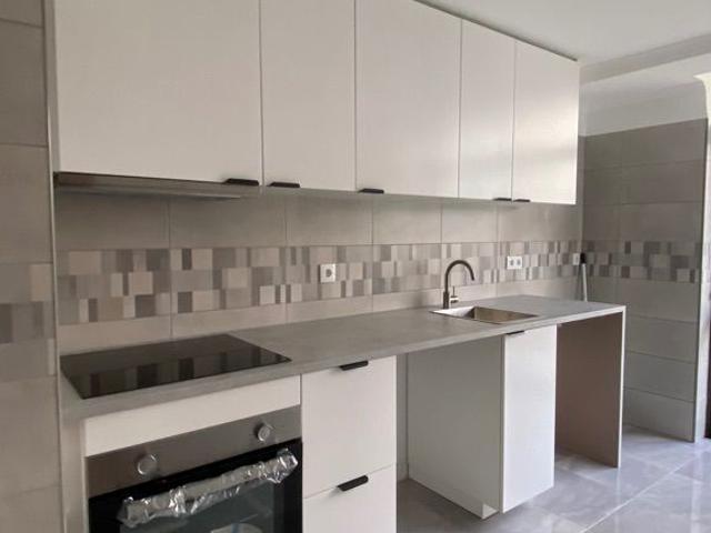 Apartamento T1 totalmente remodelado em Almada