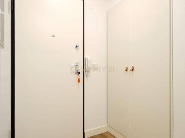 Apartamento T1 totalmente remodelado Elevador S. António Caparica
