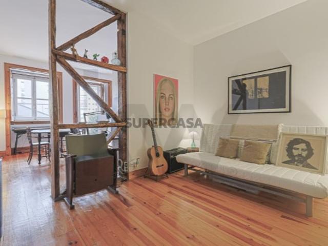 Apartamento T1 Totalmente Remodelado, junto ao Chiado