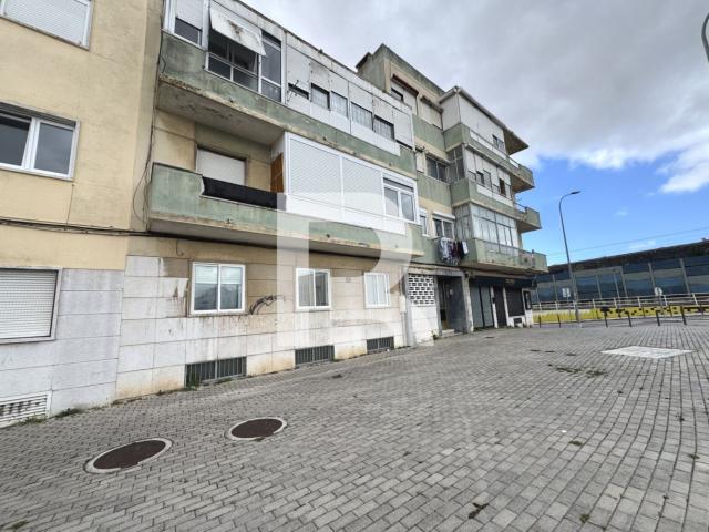 Apartamento T1 totalmente remodelado na Amadora