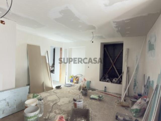 Apartamento T1 totalmente remodelado Quebedo