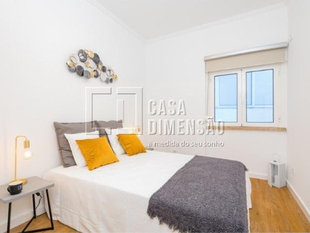 Apartamento T1, totalmente renovado, mobilado e equipado, em Benfica!