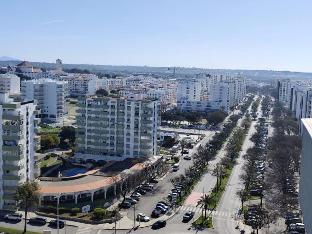 Apartamento T1 totalmente renovado, a 80 metros da Praia de. 49m² Quarteira