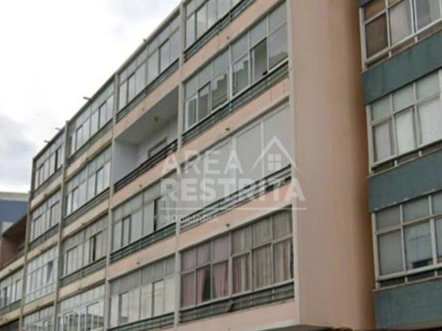 APARTAMENTO T1 transformado em T2, com QUINTAL, Laranjeiro