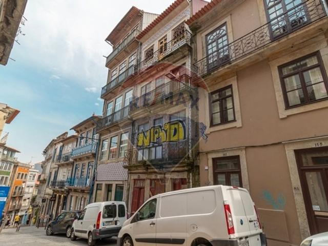 Apartamento T1 à venda em Av. Aliados