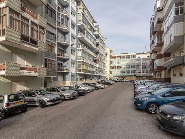 Apartamento T1 à venda em Almada