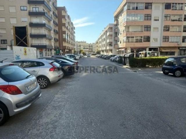 Apartamento T1 à venda Perto da Praia da Amorosa
