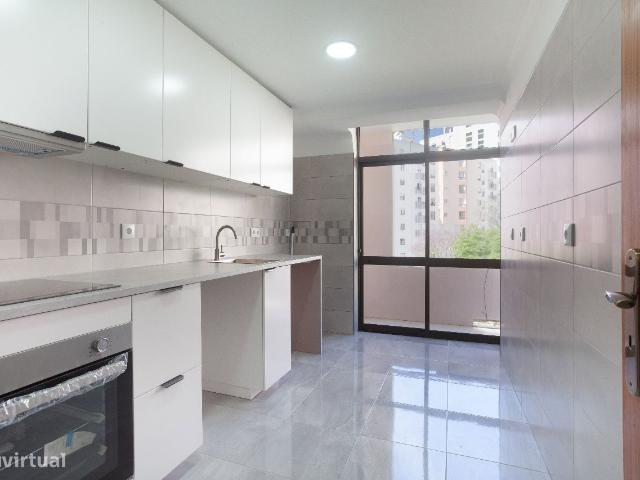 Apartamento T1, Almada