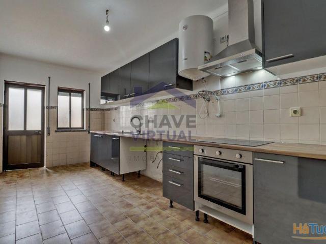 Apartamento T1 Centro do Bombarral | 26084093970