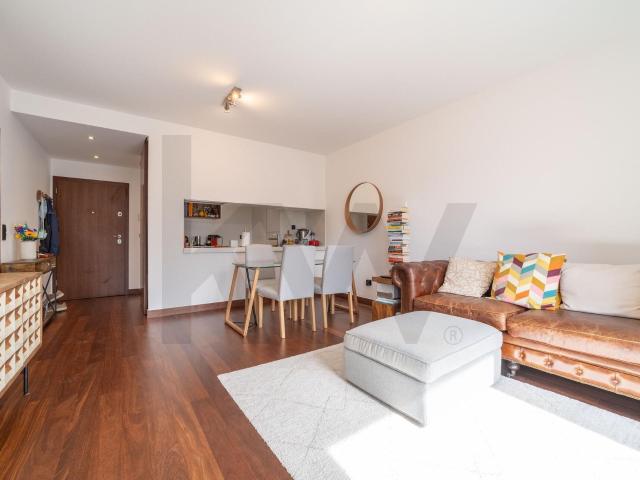 Apartamento T1 com 2 lugares de garagem a 5m da Av da Liberd. 60m² Santo António