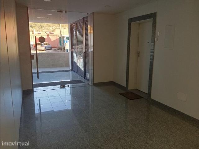 Apartamento T1 com 2 lugares de parqueamento