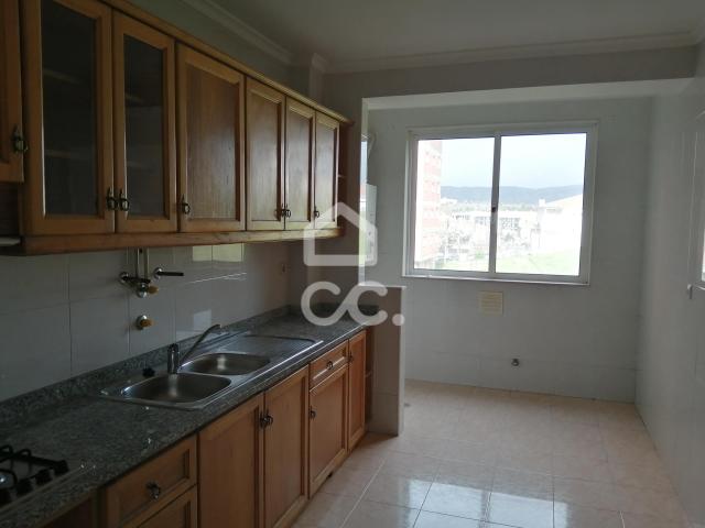 Apartamento T1 com 70m² na periferia da cidade