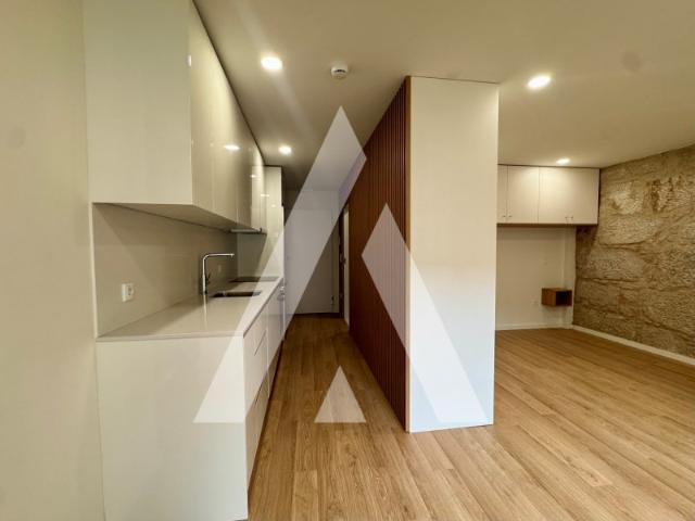 Apartamento T1 com Amplo Terraço no Centro do Porto