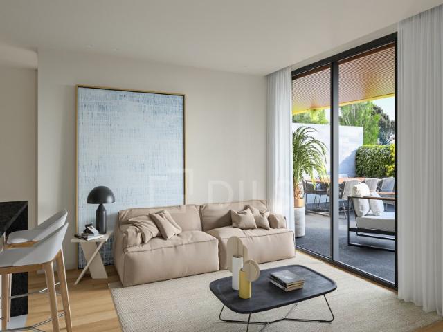 Apartamento T1 com área exterior. junto à Marina Do Douro