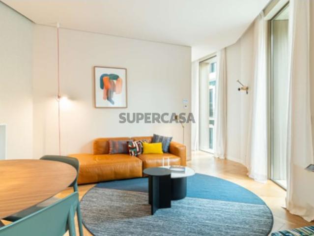 Apartamento T1 com garagem na Av. da Liberdade em Lisboa