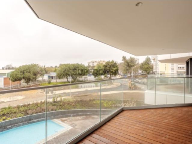 Apartamento T1 com estacionamento em Oeiras