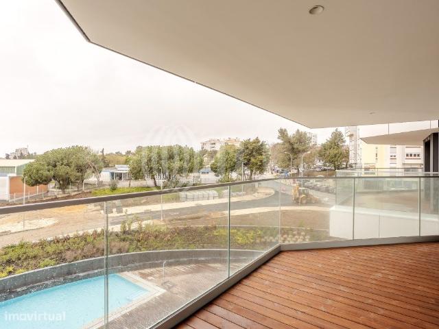Apartamento T1 com estacionamento em Oeiras