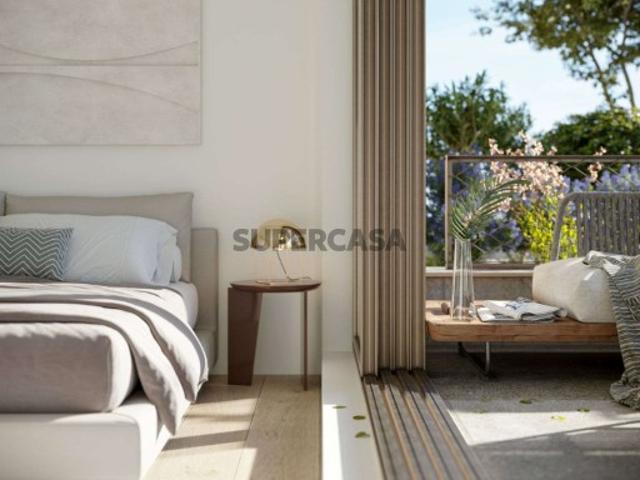 Apartamento T1 com varanda e estacionamento no Campo Grande