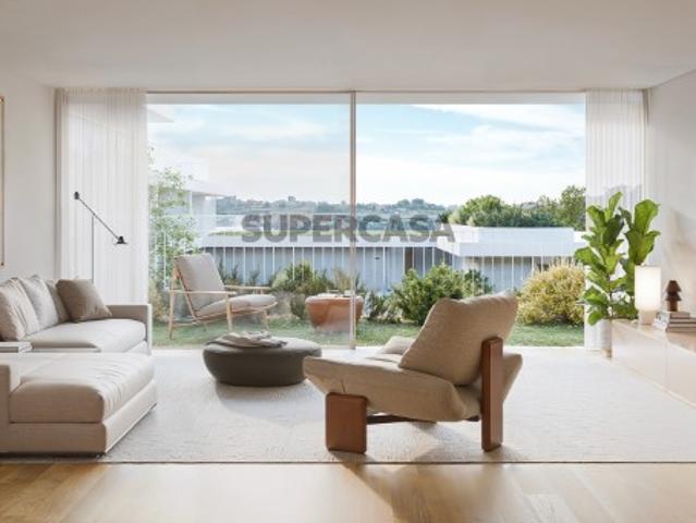 Apartamento T1 com jardim, em condomínio fechado, em Gondomar