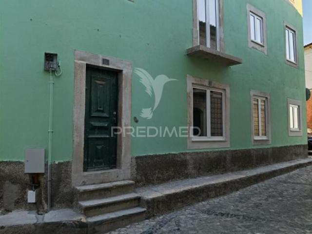 Apartamento T1 com Logradouro Alcanena
