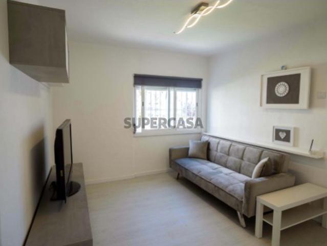 Apartamento T1 com logradouro em Benfica