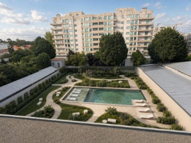 Apartamento T1 com lugar de garagem e terraço de 30,75m2 para comprar Antero de Quental, no Porto
