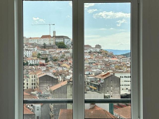 Apartamento T1 com lugar de garagem em zona da Ferno Magalhes