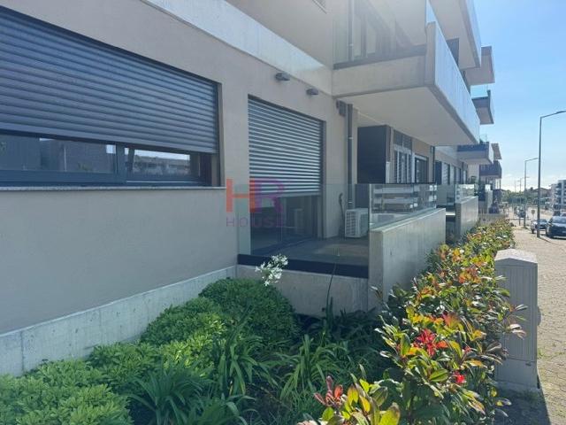 Apartamento T1 com lugar de garagem em Canidelo