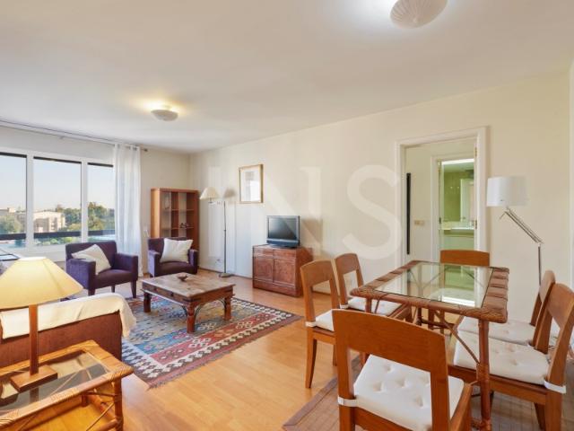 Apartamento T1 com móveis para arrendamento junto ao Clube de Ténis das Laranjeiras, Lisboa