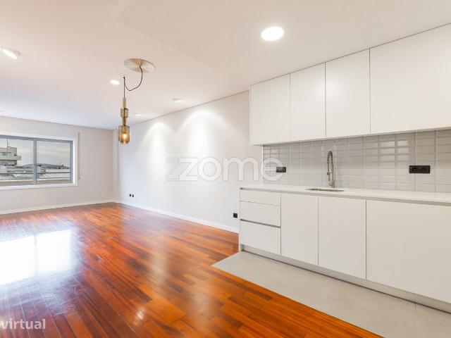 Apartamento T1 com sute em So Vtor Braga