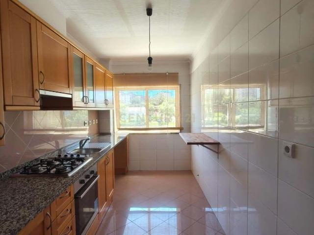 Apartamento T1 com Parqueamento Cavaleira