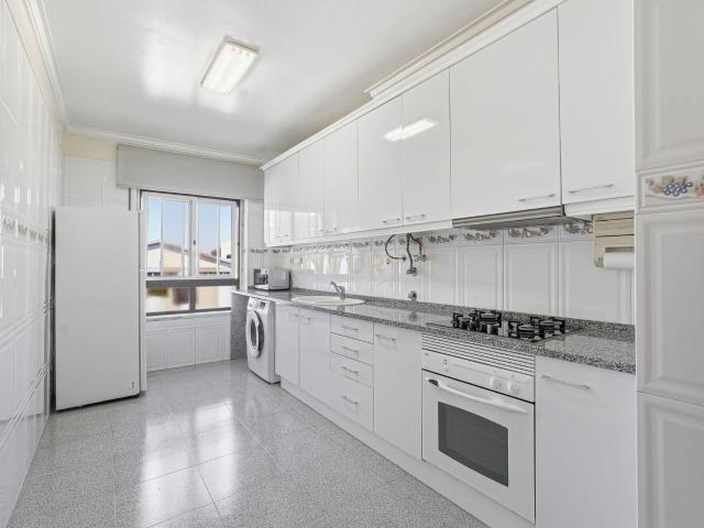 Apartamento T1 com Parqueamento e Arrecadação | Ramada, Odivelas