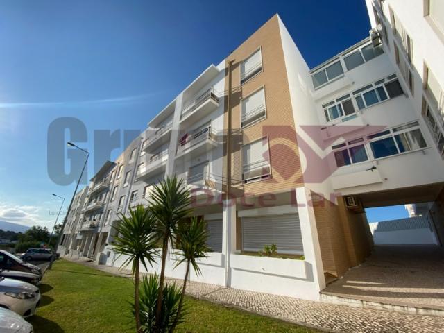 Apartamento T1 com parqueamento em Faúlha Sesimbra