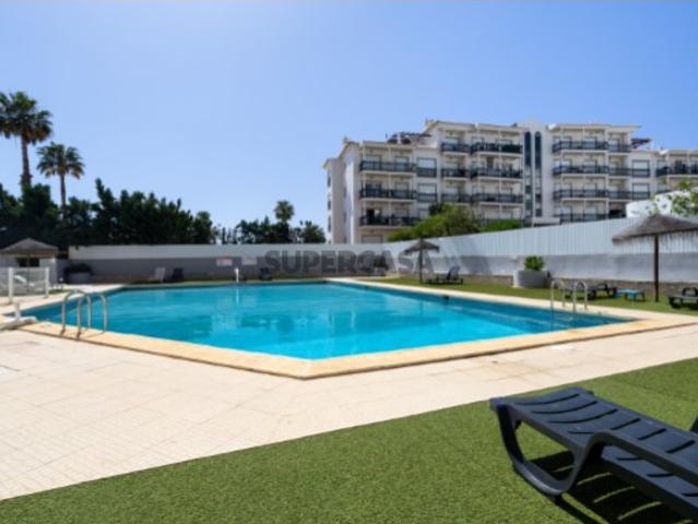 Apartamento T1 com Piscina e Varandas em Albufeira