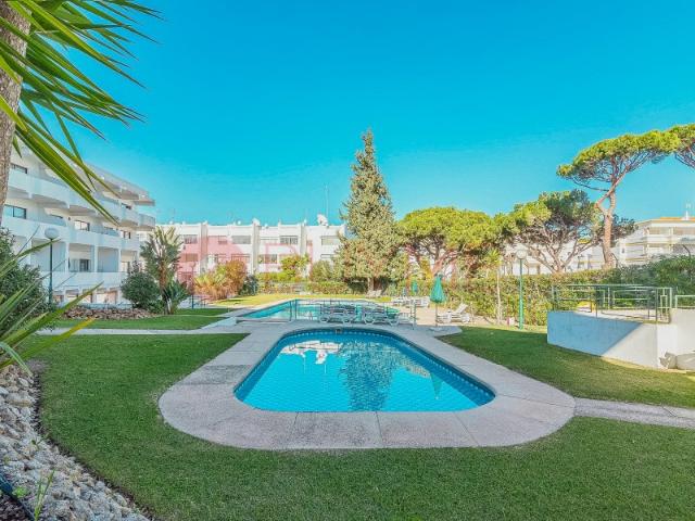 Apartamento T1 com Piscina e Vista Jardim em Vilamoura