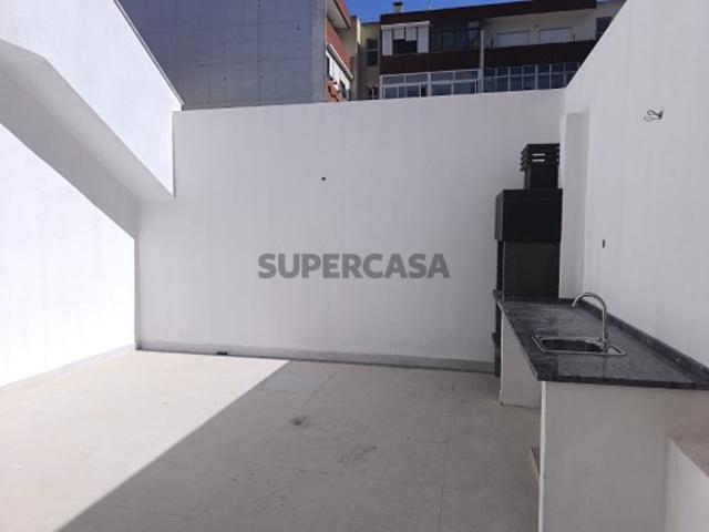 Apartamento T1 com Quintal e Churrasqueira