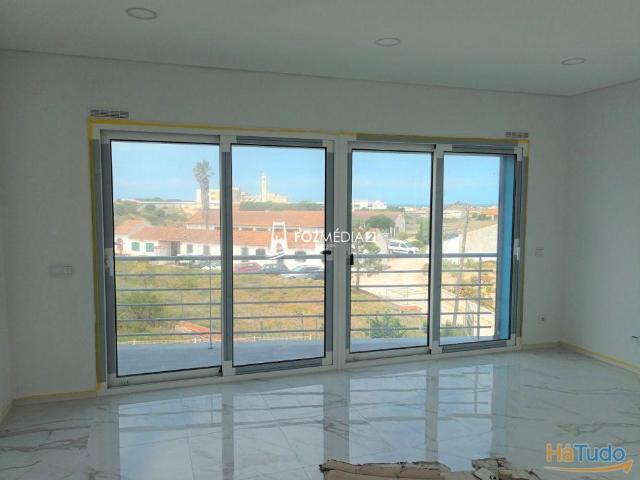 Apartamento T1 com terraço 40,30m2 e parqueamento | 26063590183